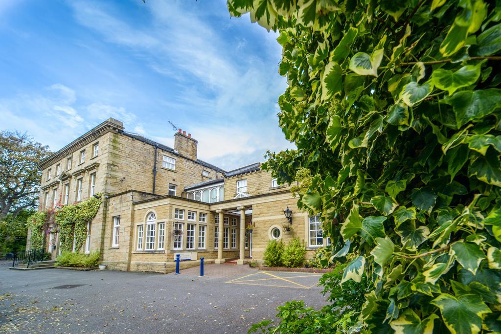 Healds Hall Hotel Cleckheaton Bagian luar foto
