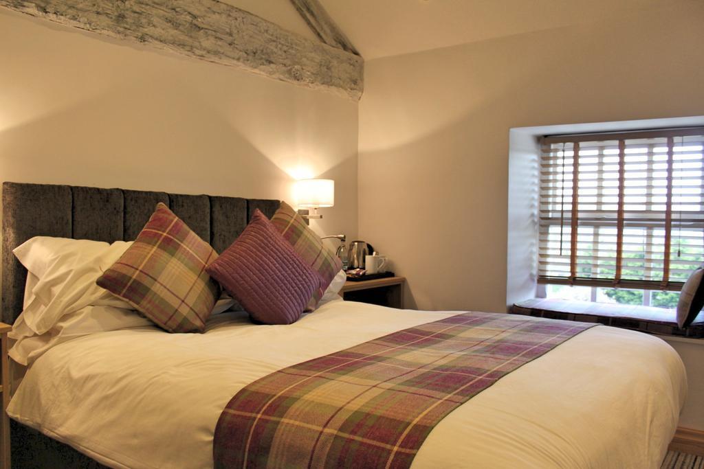 Healds Hall Hotel Cleckheaton Bagian luar foto