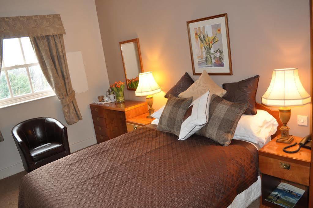 Healds Hall Hotel Cleckheaton Bagian luar foto