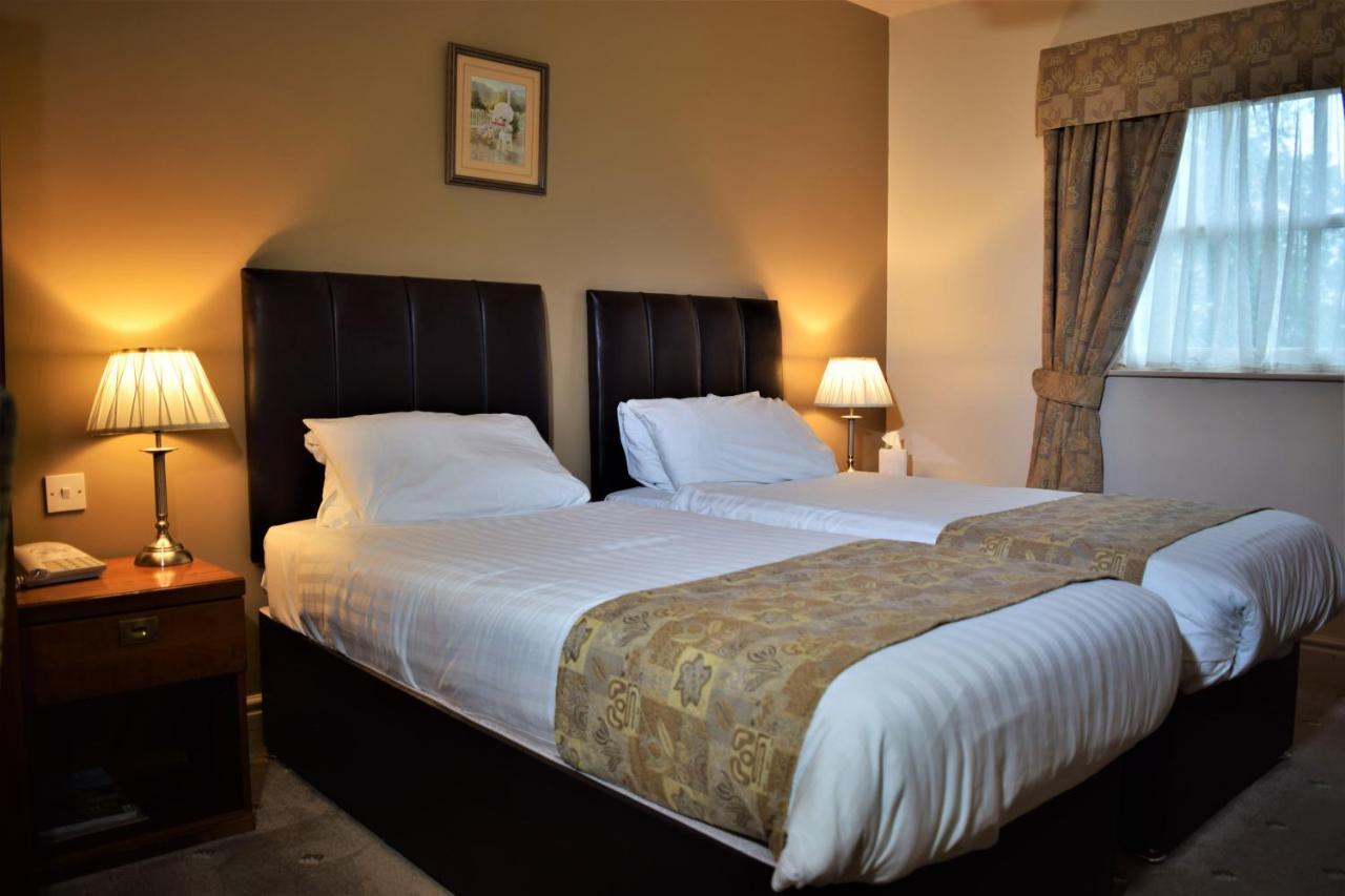 Healds Hall Hotel Cleckheaton Bagian luar foto