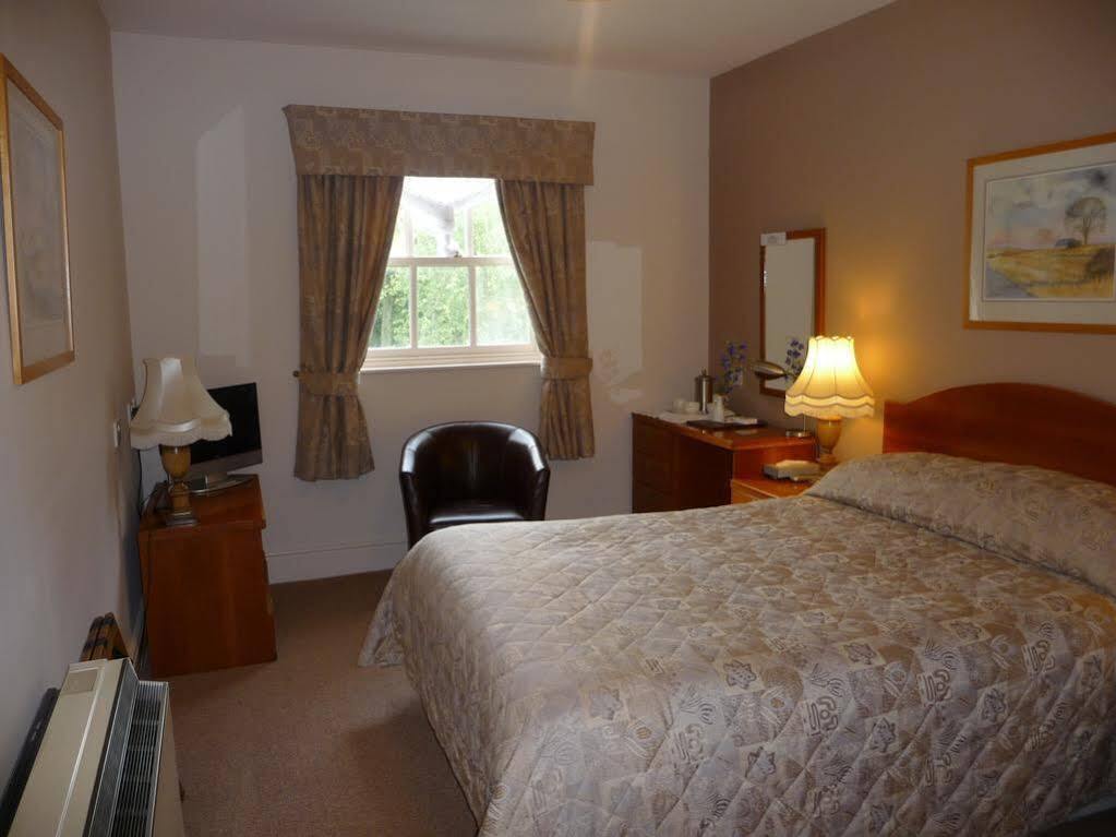 Healds Hall Hotel Cleckheaton Bagian luar foto
